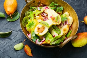 pears in salad